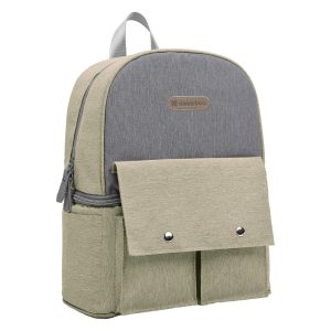 • Material melange de alta calidad en 2 elegantes colores• Detalles de cuero de alta calidad• Clips para una fácil sujeción al asa del cochecito • Bolsillos organizadores para pañales y ropa en el compartimento superior• Compartimento para alimentos totalm